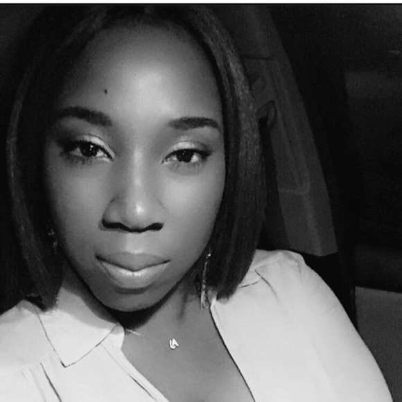 Meet your Posher, Monique - Picture 2 of 3